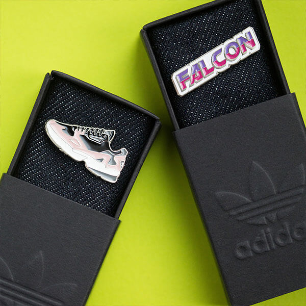 Adidas Originals Sneaker Pin Series — Falcon, brand kit, personalizowane opakowanie matchbox z tłoczenieiem Adidas + denim insert